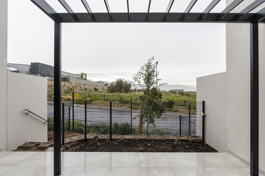 To Let 2 Bedroom Property for Rent in Mzuri Estate Western Cape